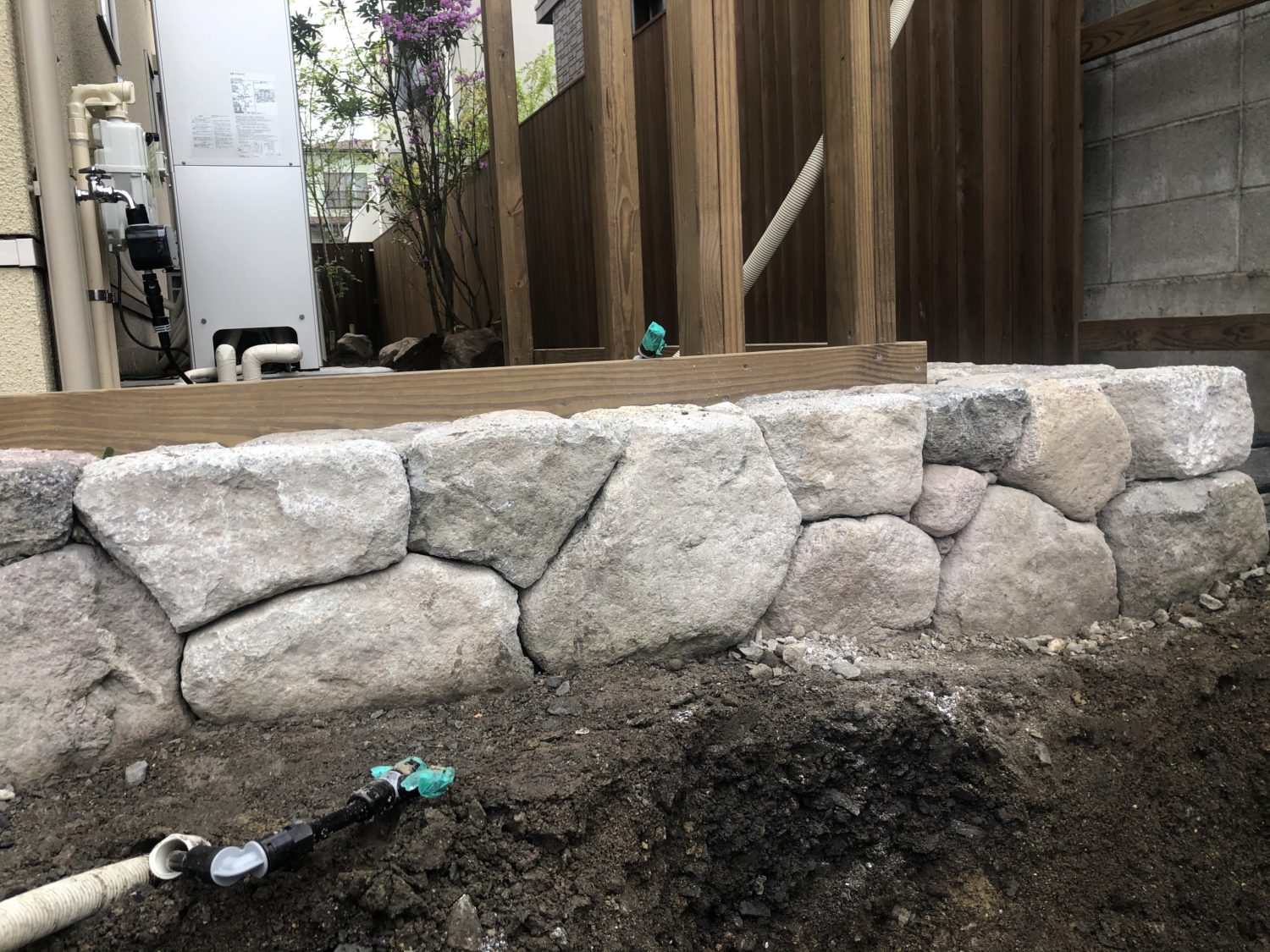 石のしごと　〜別府石の石積み〜