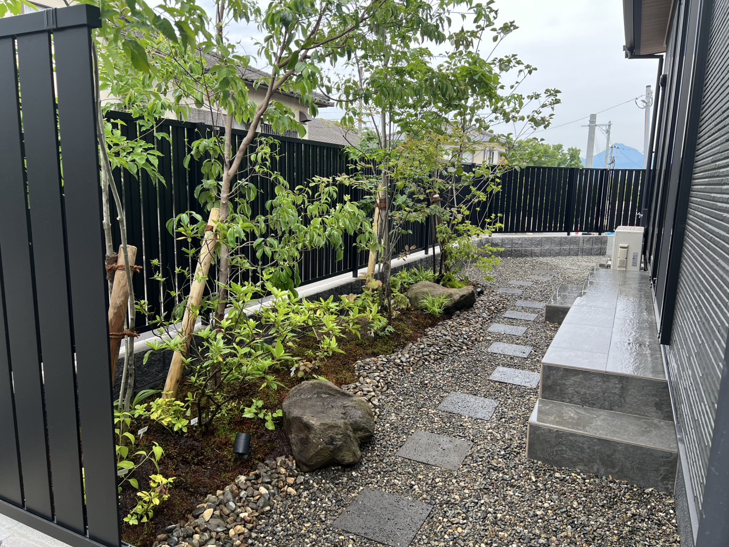 お庭のリメイク：配植を変えて雑木の庭に